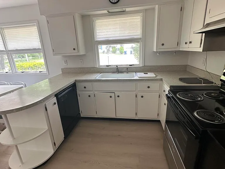 172 Larchwood Ave — Photo 12