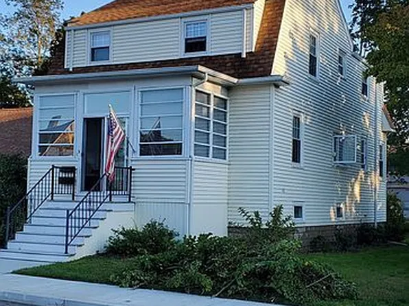 3 Bellevue St, Fairhaven, MA 02719
