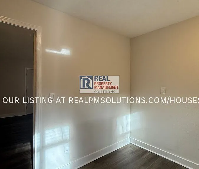 5025 NE 17th Ave — Photo 13
