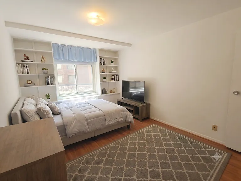 2401 H St NW #212 — Photo 2