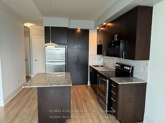 4th image of 181 Wynford Dr #1006