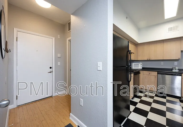 2421 W Horatio St #838 — Photo 13