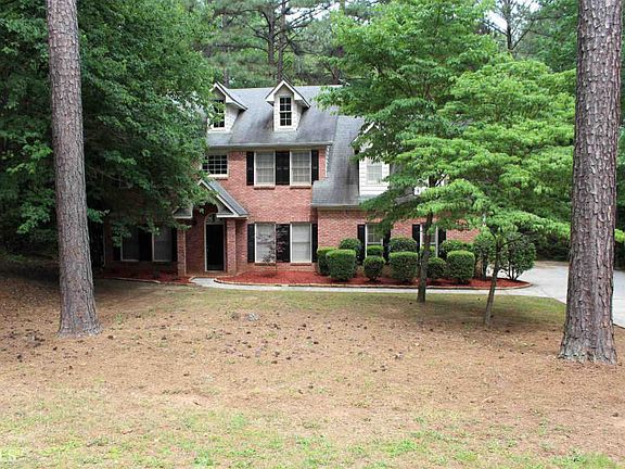 2nd image of 220 Longwood Dr