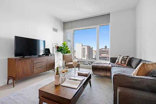 Rented by MOTION New York | media 22