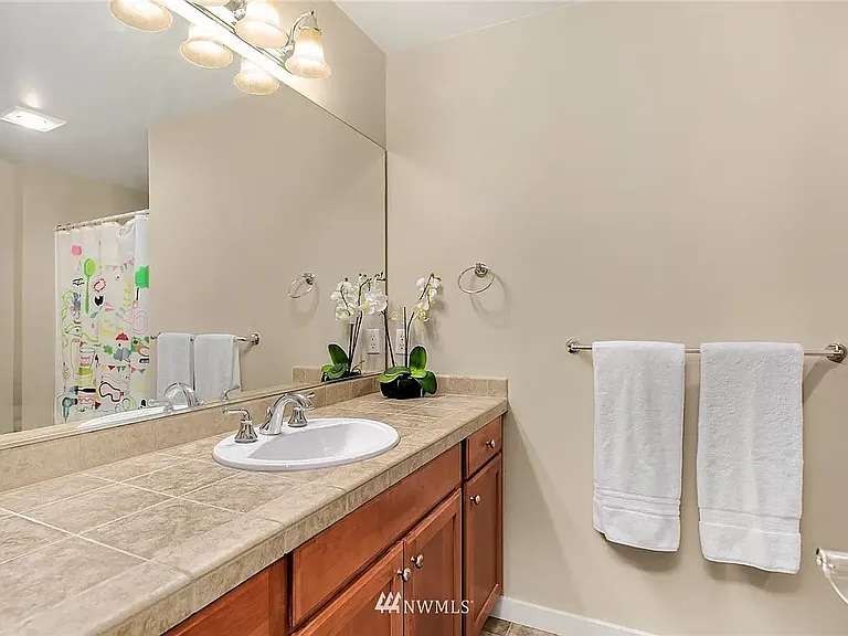 2377 23rd Ln NE — Photo 15