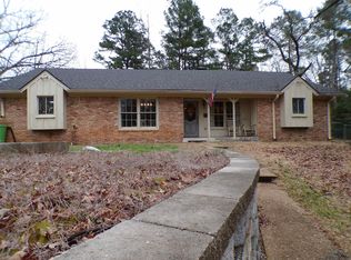 1006 E Lake Dr, Gladewater, TX 75647