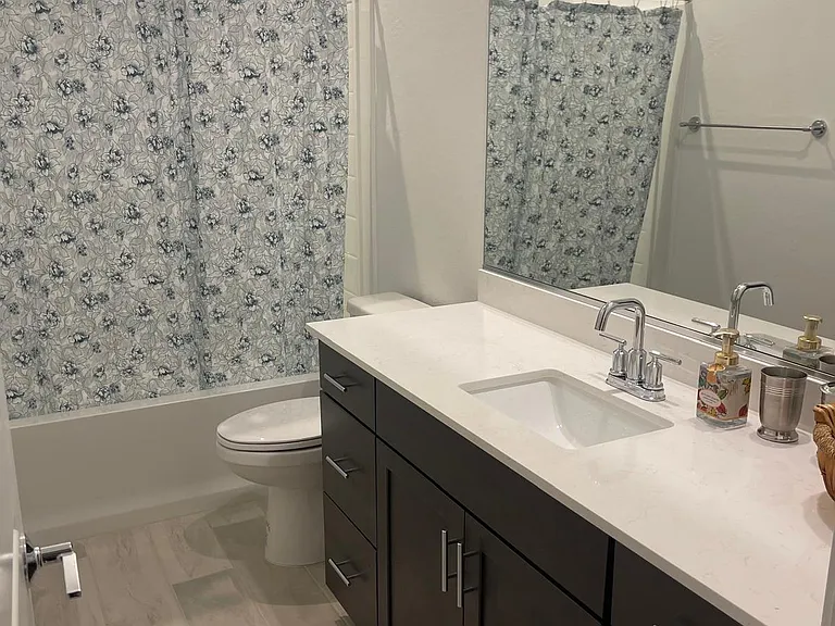 9329 W Sells Dr — Photo 11