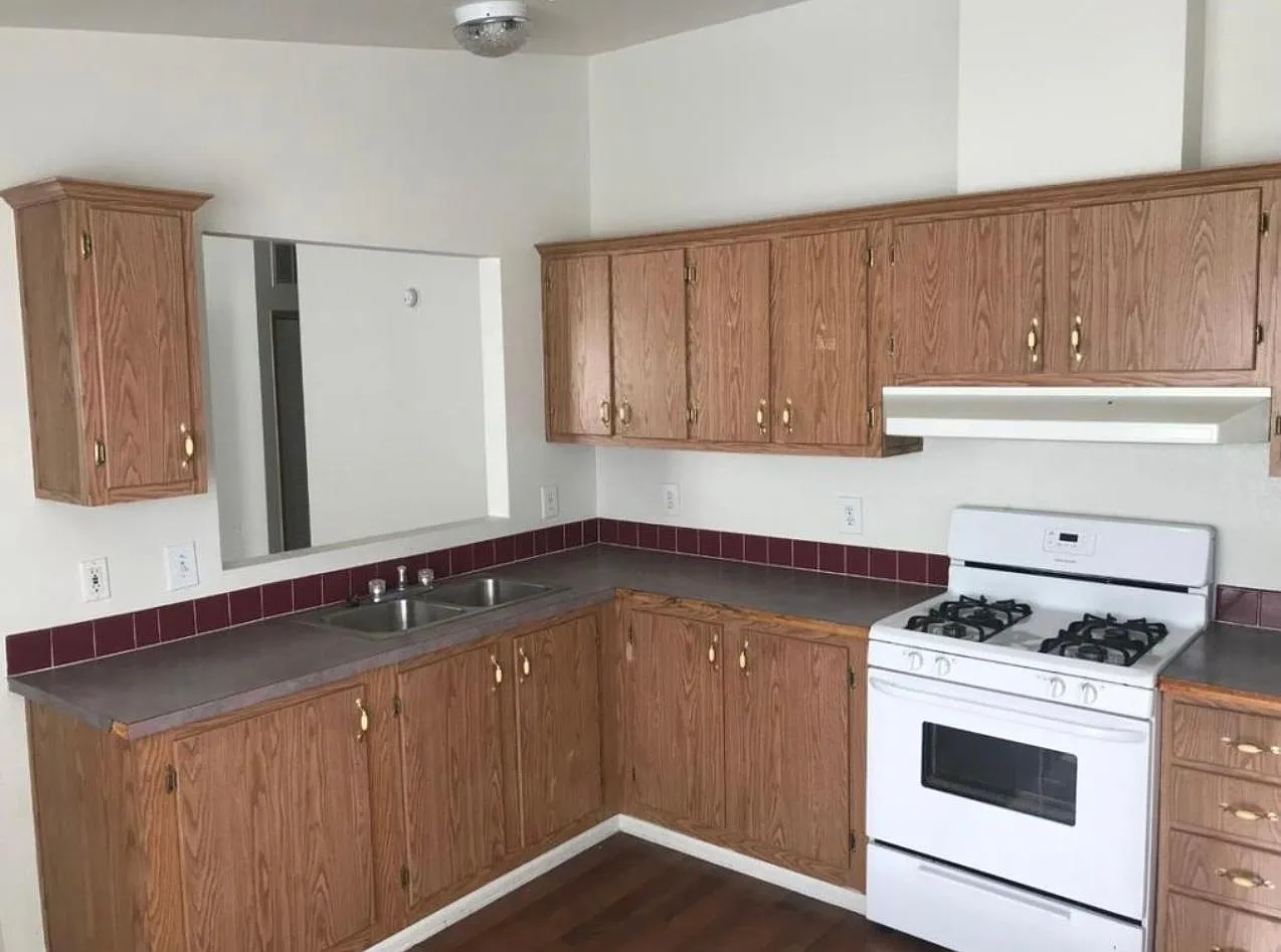 3 bed, 1120 sqft, $1,705 — Photo 3