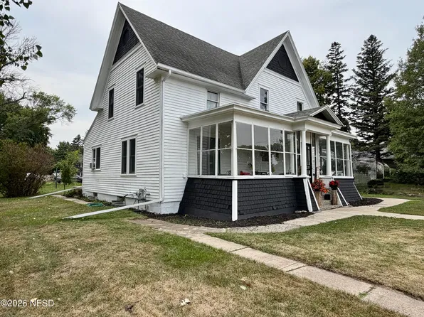 114 W Park Ave, Milbank, SD 57252