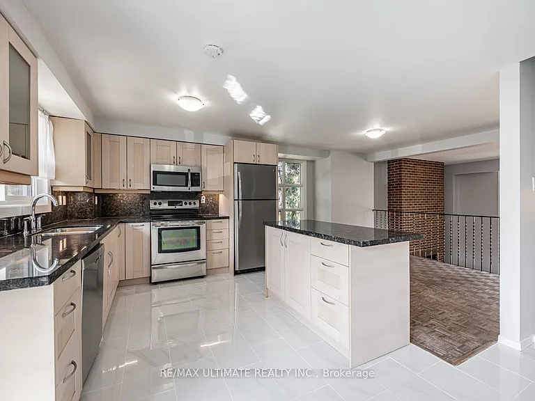 525 Balliol St #17 — Photo 9