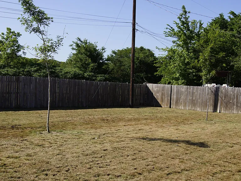 2040 Lisa Cir — Photo 25