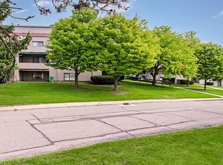 Pine Hill Apartments, Howell, MI 48843