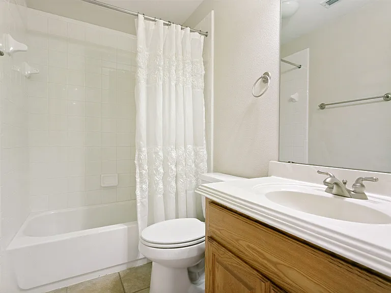 412 S Hampton Ct — Photo 21