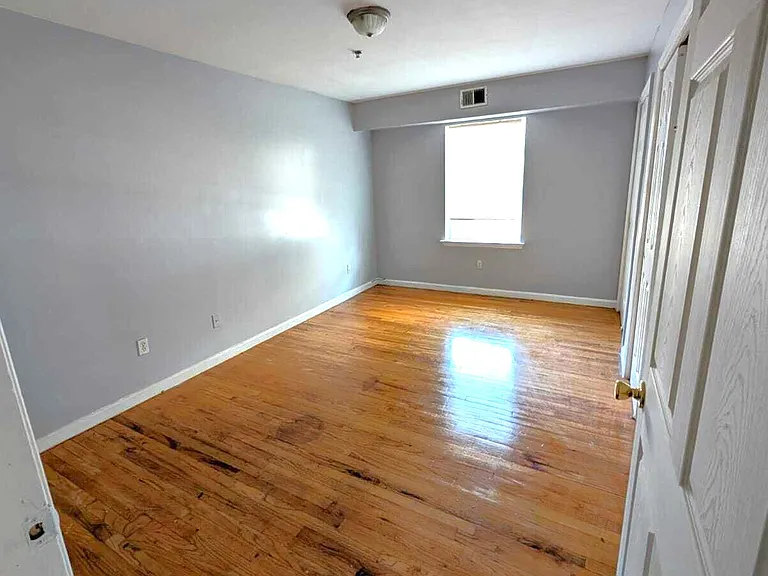 224-225 N Arlington Ave #2 — Photo 4
