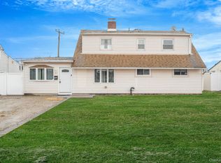 27 Mallard Rd, Levittown, NY 11756