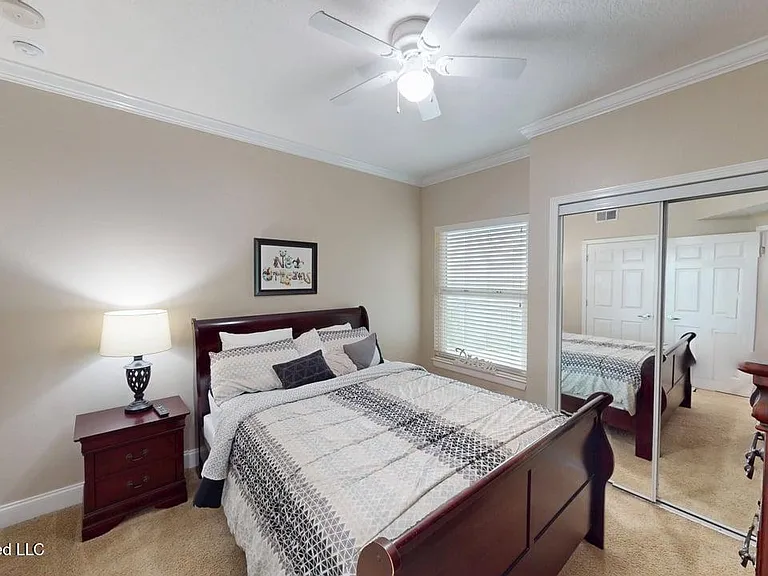 2228 Beach Dr #1002 — Photo 13