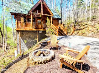 2310 Raymond Hollow Rd, Sevierville, TN 37876