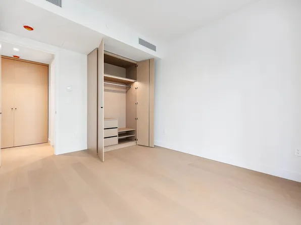 250 East 25th Street image 5 of 13