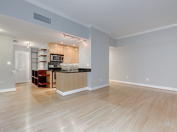 Living/Kitchen