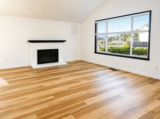 2 Estrella Ct, Novato, CA 94945