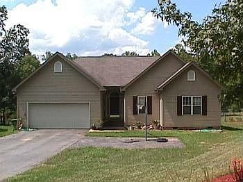 1st image of 102 Larkspur Ln