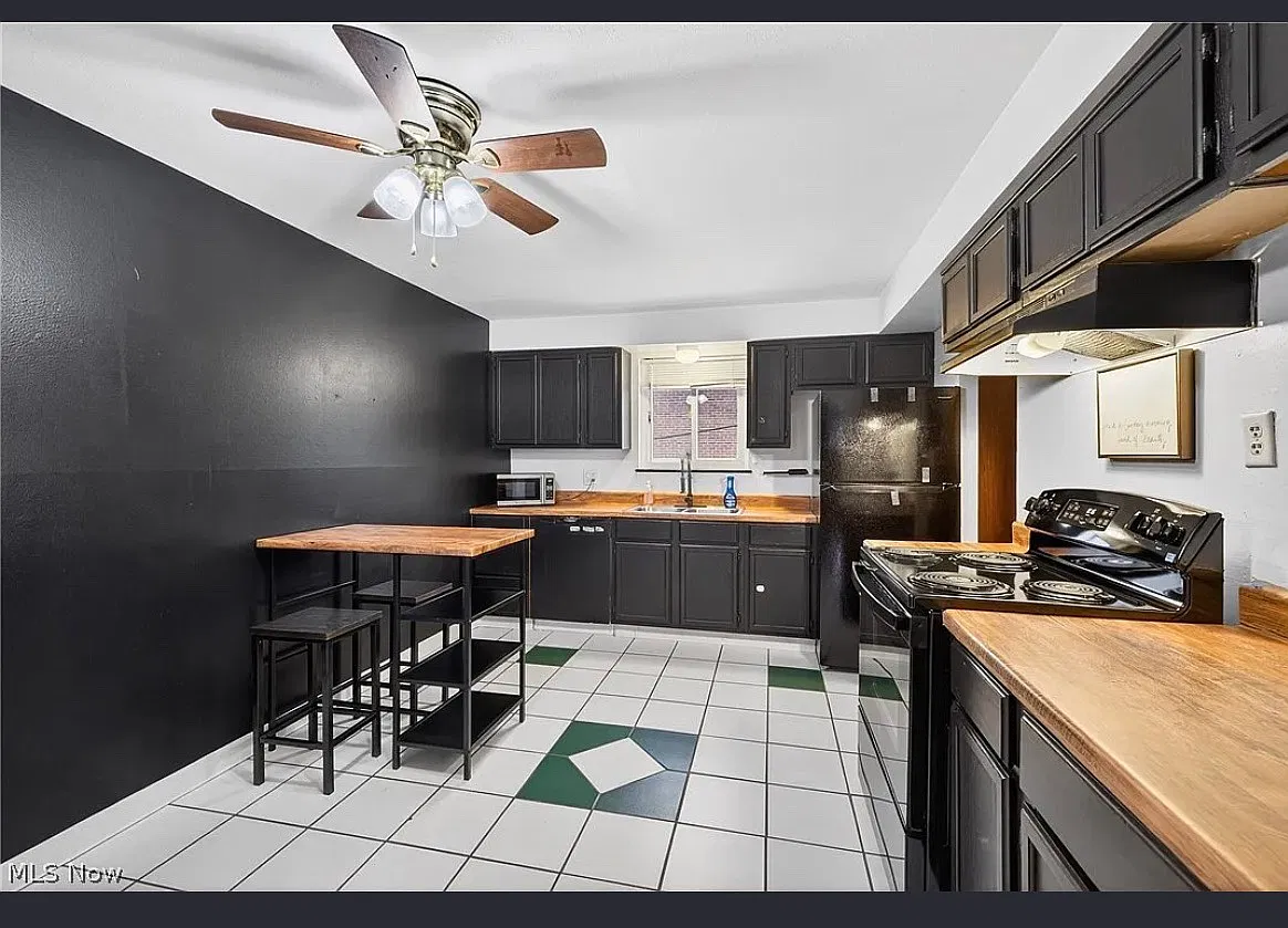 3 bed, 1152 sqft, $1,499 — Photo 3