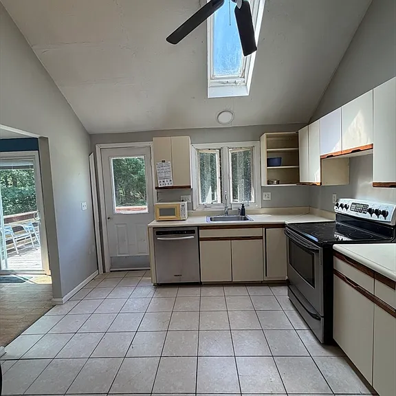 25 Summer Hill Rd — Photo 9