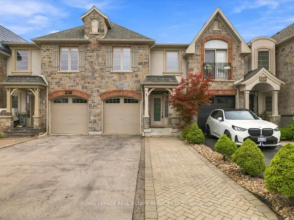 2328 Whistling Springs Cres, Oakville, ON L6M 0C3