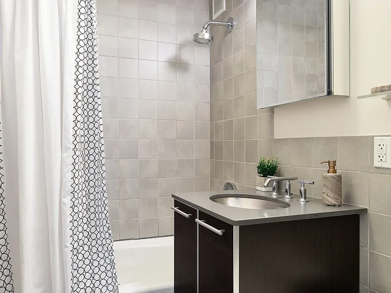 215 E 81st St #4B — Photo 7