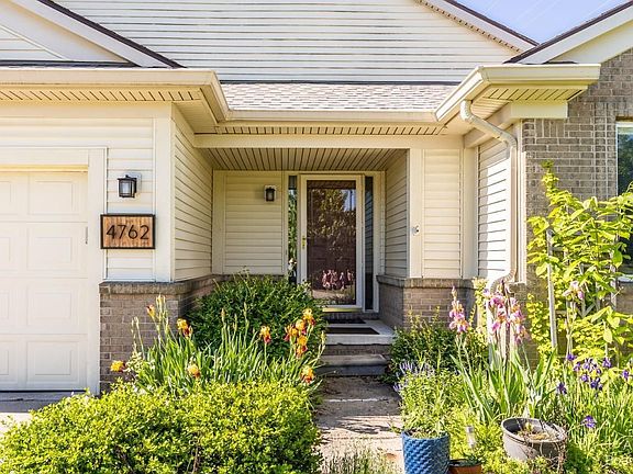 2nd image of 4762 N Ashford Way