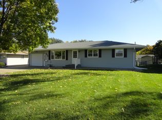 2010 Burleigh St, Yankton, SD 57078