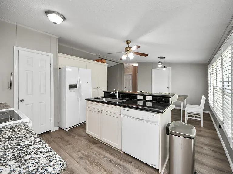18303 James Rd — Photo 18