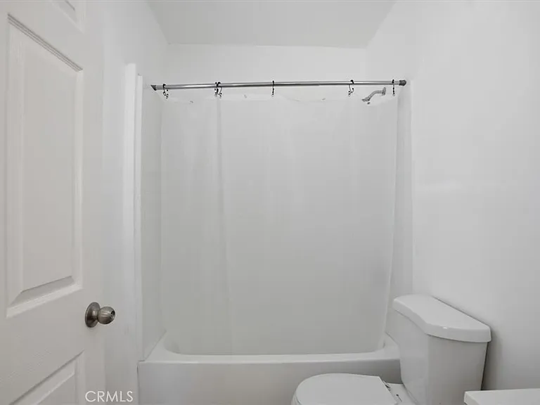 7542 White Oak Ave — Photo 20