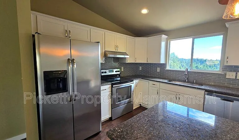 1367 NW Rockford Cir — Photo 10