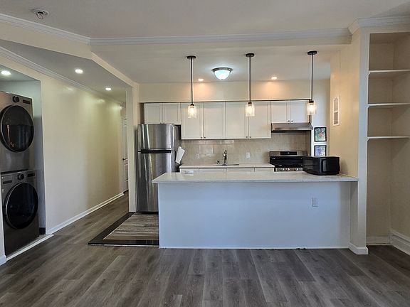 4th image of 7102 Narrows Ave #1