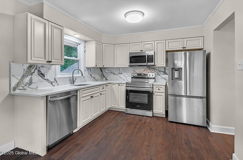 3rd image of 311 Old Loudon Road