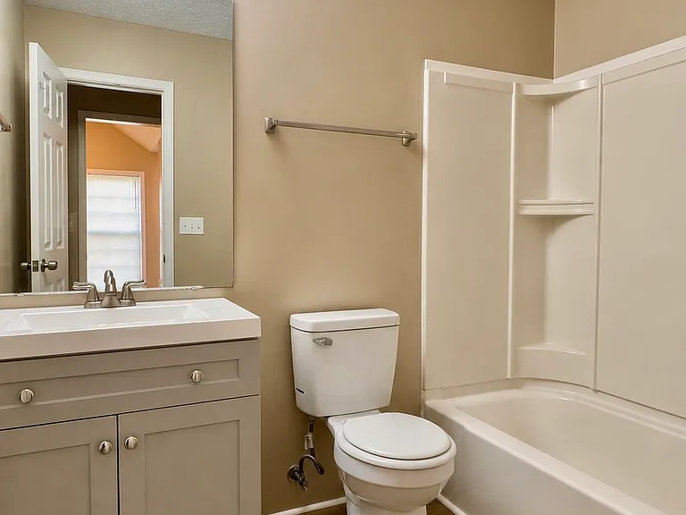 184 James Dr — Photo 5