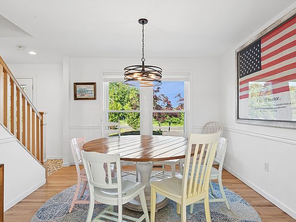 4th image of 137 W Lake Dr