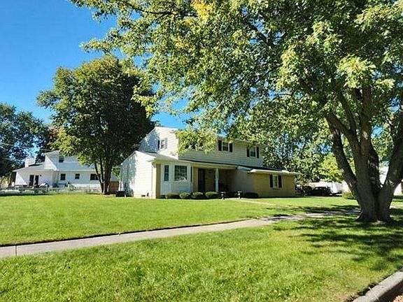 3rd image of 1006 Weston St