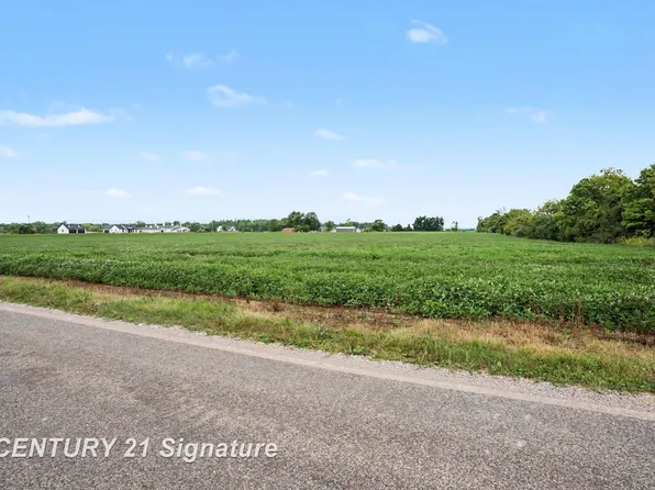 9000 Carter Rd, Freeland, MI 48623