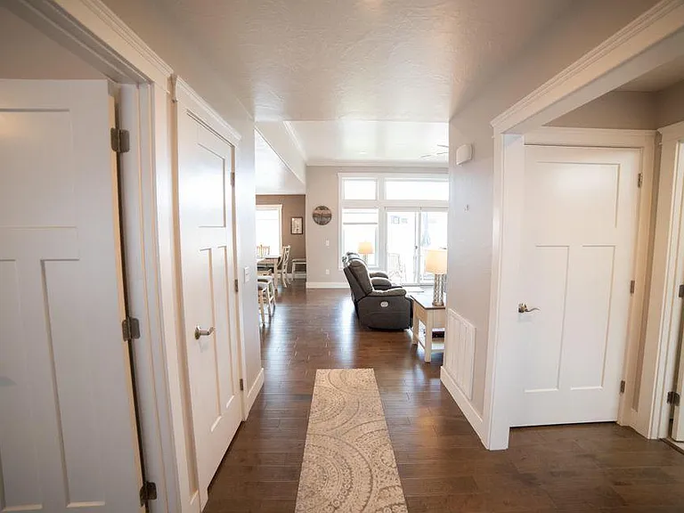 120 Choteau Ave NE — Photo 2