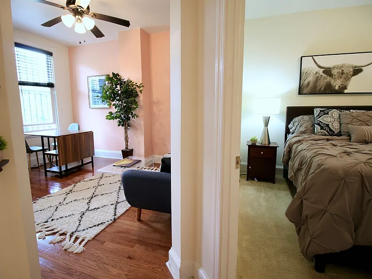 1423 E St NE #1 — Photo 13