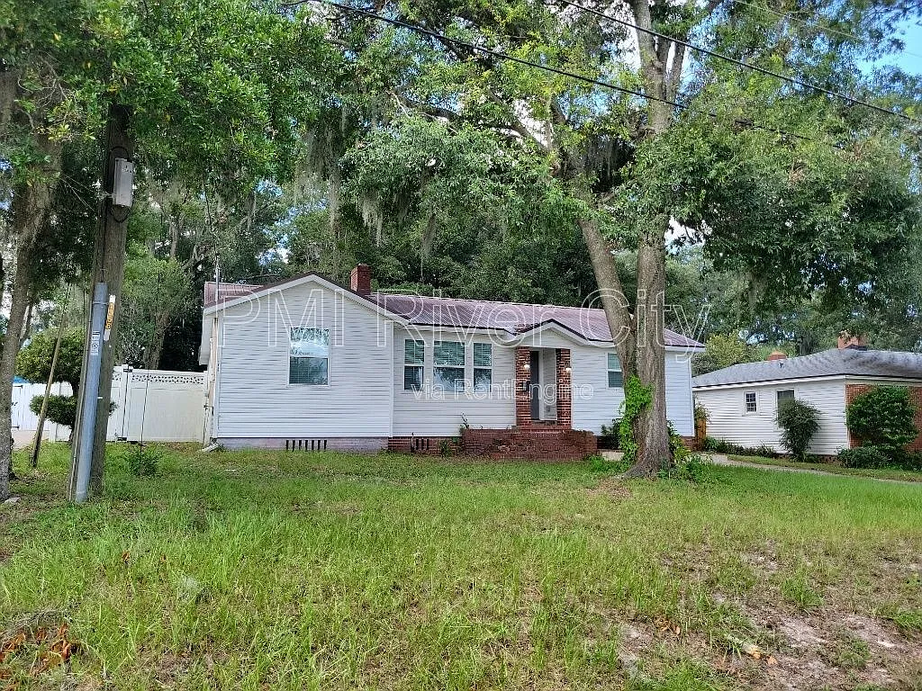 Building Photo - 1356 River Hills Cir E