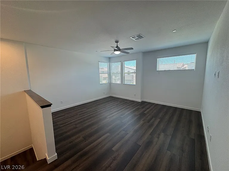 3262 Fountaintree Ave — Photo 25