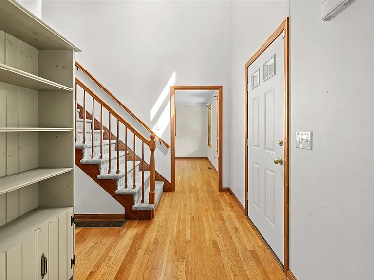 57 Harvest Wood Dr — Photo 4