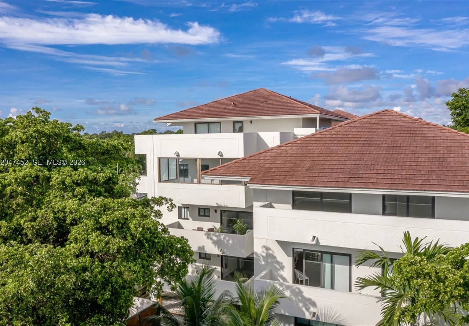 Orduna Court Condo — Photo 1