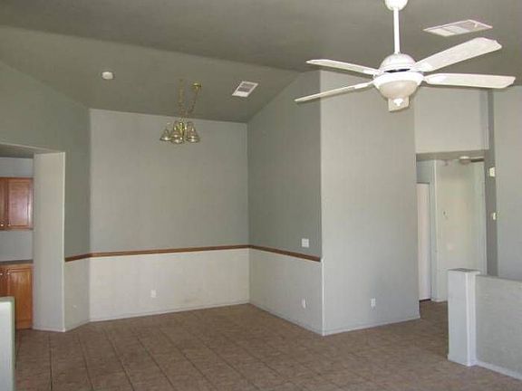 3rd image of 932 Moore Oaks Ct