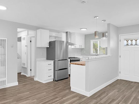 5th image of 1603 Vuelta Grande Ave #1603