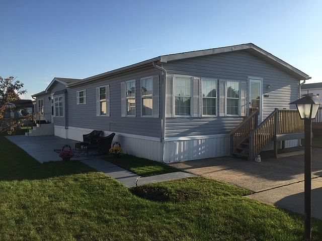 1st image of 1054 Sagramore Dr N