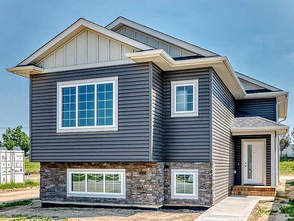 2nd image of 121 S Aztec Cres
